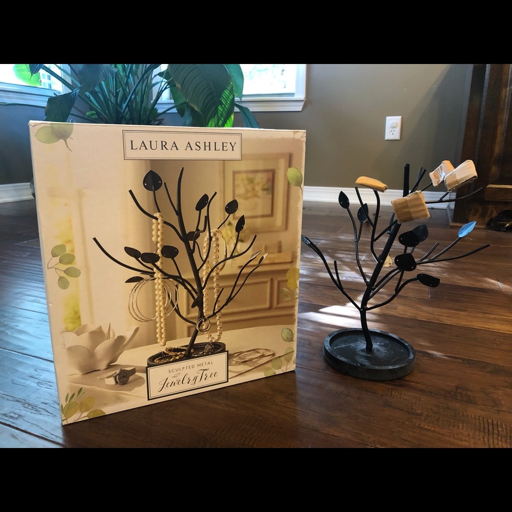 🆕 Laura Ashley sculpted metal jewelry tree w tray - Picture 2 of 4
